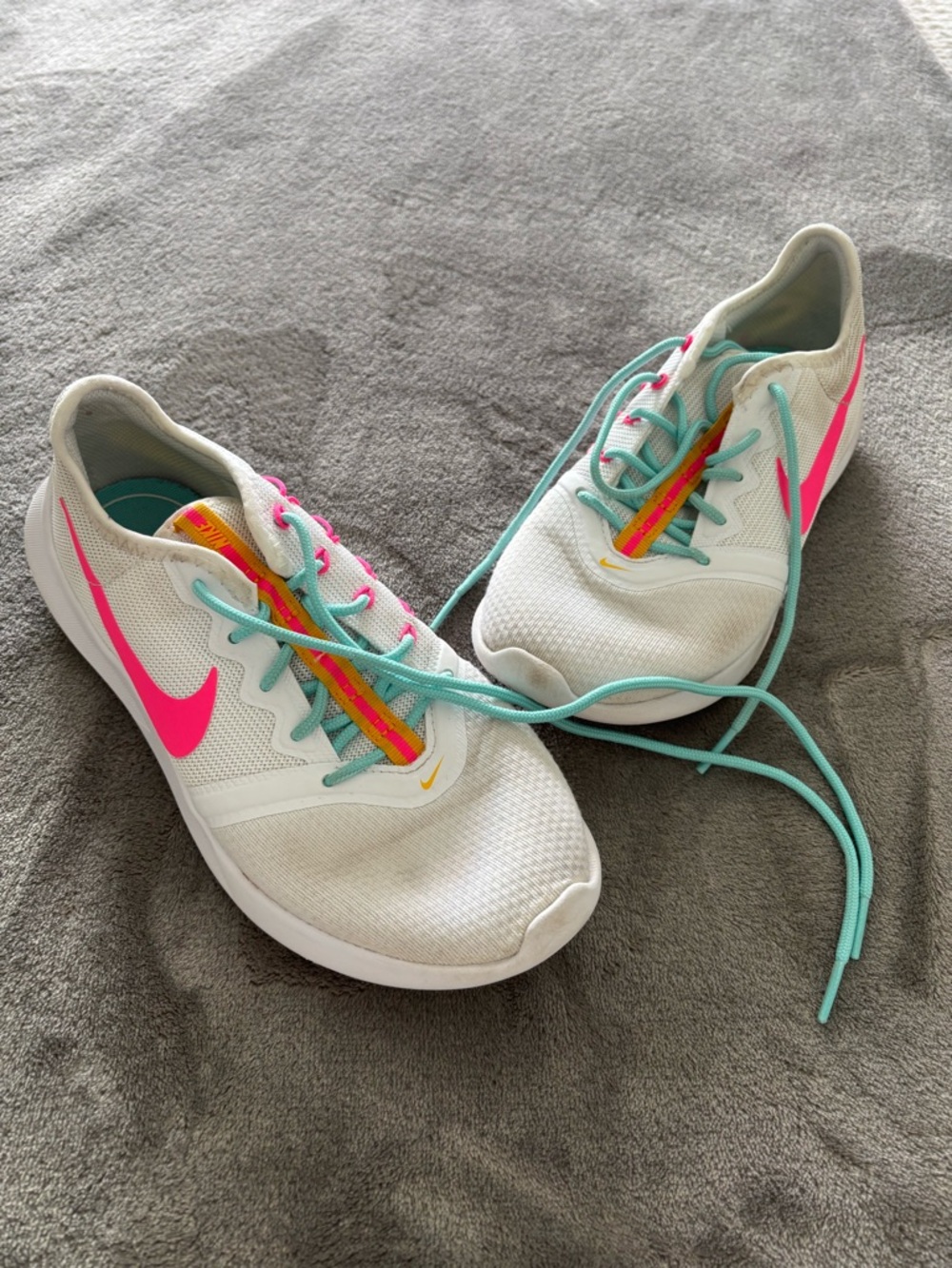 Women’s Nike Sneakers - 5